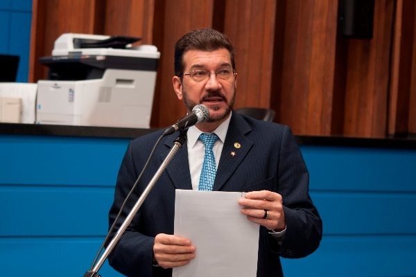 Projeto institui medidas de prevenção ao suicídio de jovens e adolescentes Prevenção ao suicídio de jovens e adolescentes no Estado foi proposta por Kemp / Foto: Luciana Nassar