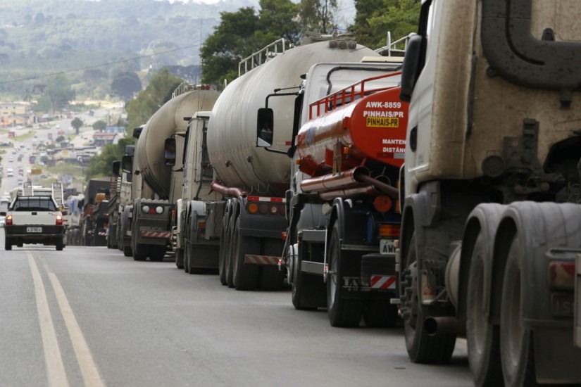 Greve dos caminhoneiros fez indústria recuar 10,9% de abril para maio Ilustrativa