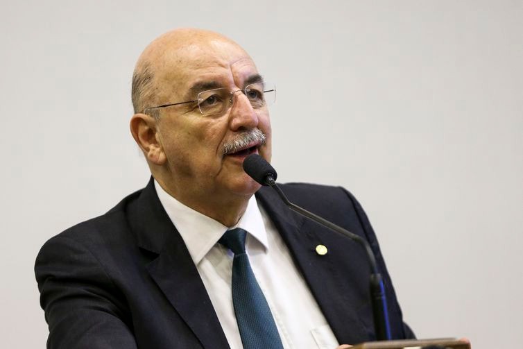 Comissão mista aprova MP que estabelece preços mínimos para o frete O deputado Osmar Terra foi o relatar da comissão mista que analisa a Medida Provisória 832/2018 - Marcelo Camargo/Agência Brasil