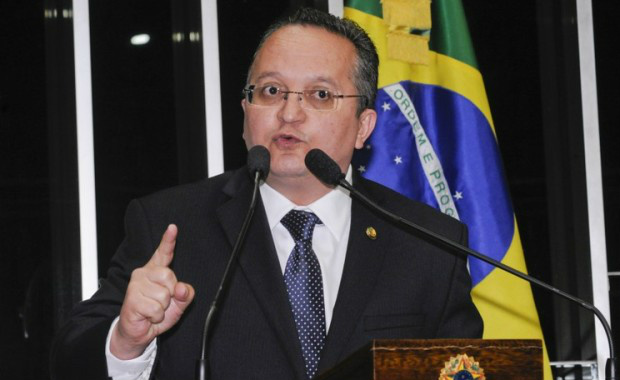 Apuração sinaliza eleição de Pedro Taques no primeiro turno em Mato Grosso Apuração sinaliza eleição de Pedro Taques no primeiro turno em Mato Grosso
