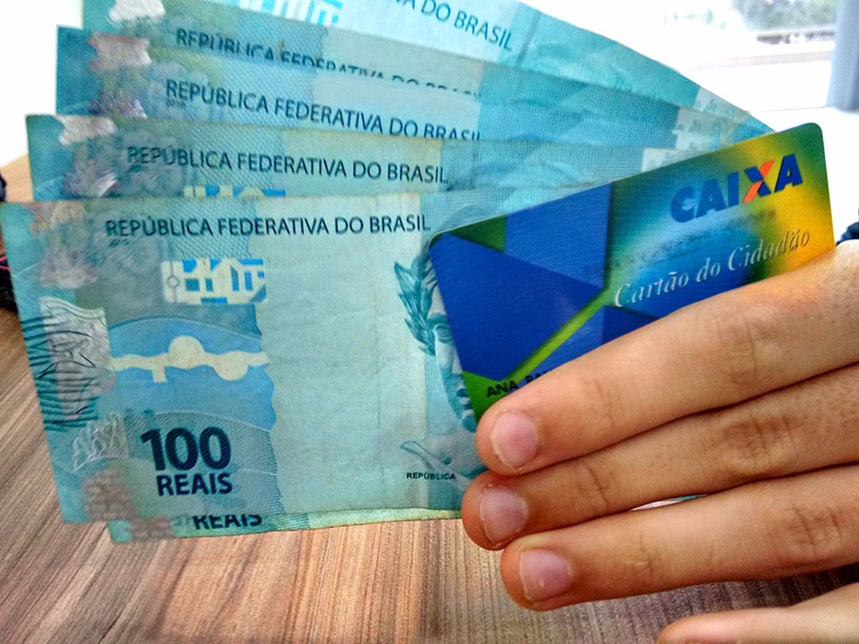 Cerca de 15 milhões contribuíram para o PIS/Pasep por 20 anos; saiba como sacar Cerca de 15 milhões contribuíram para o PIS/Pasep por 20 anos; saiba como sacar