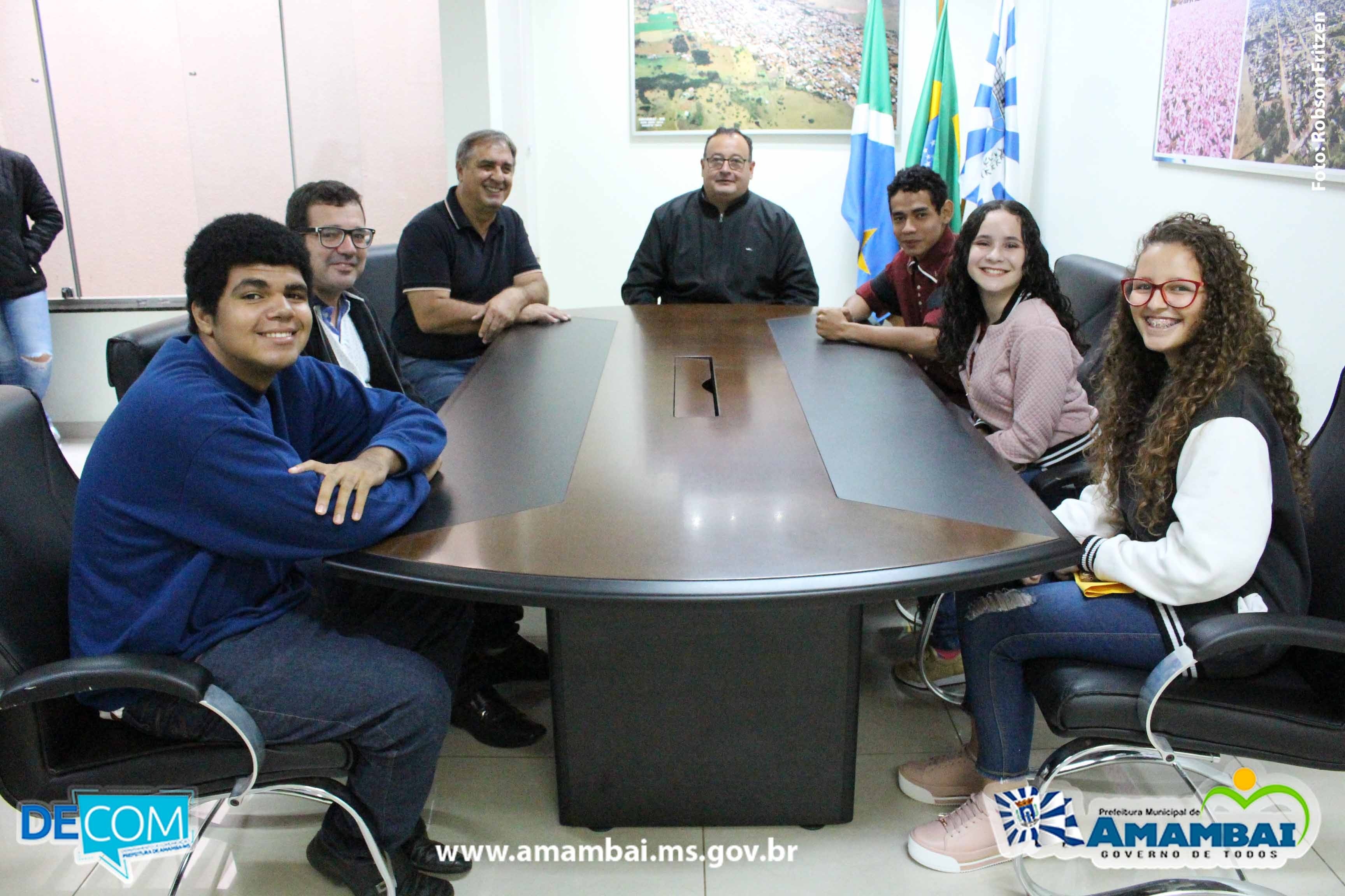 Equipe que vai representar o município durante reunião com o prefeito de Amambaí, Dr. Bandeira / Foto: Decom