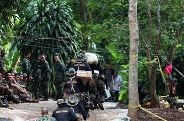 Equipes trabalham para operacionalizar resgate de crianças em caverna na Tailândia - RUNGROJ YONGRIT/EPA/EFE