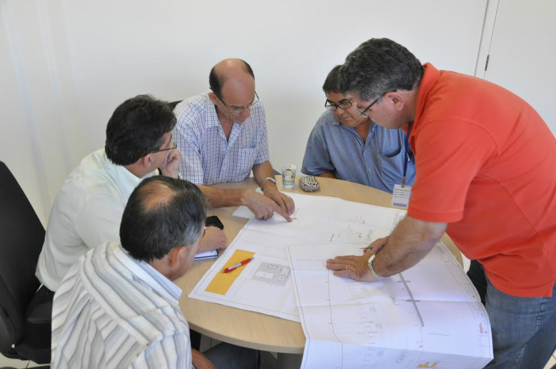 Rede de esgoto para a escola Dom Aquino será instalada Atendendo a solicitação da Prefeitura de Amambai, Governo e Sanesul viabilizam rede de esgoto.