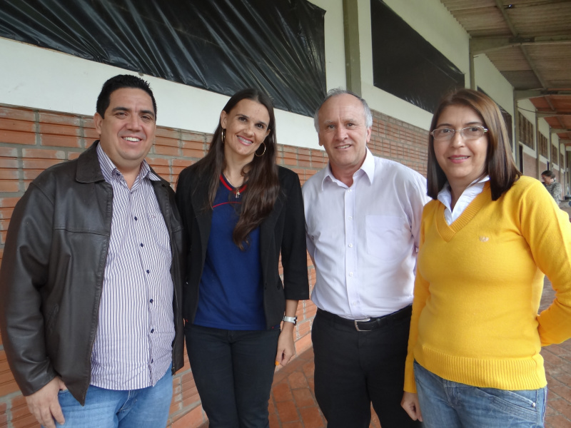 Autoridades do município estiveram prestigiando o evento / Foto: Moreira Produções