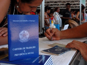 Criação de empregos formais em 2012 é a pior dos últimos três anos, aponta Caged Criação de empregos formais em 2012 é a pior dos últimos três anos, aponta Caged