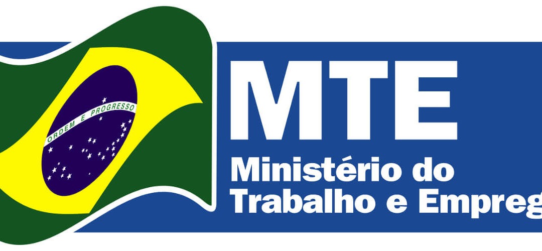 Agentes da PF cumprem mandado de busca no Ministério do Trabalho Foto: Divulgação