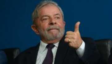 Presidenta Dilma recebe Lula em café da manhã no Palácio Alvorada Em Brasília desde sexta-feira (14), Lula defendeu a educação para vencer desigualdades José Cruz/Arquivo/Agência Brasil