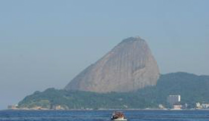 Baía de Guanabara recebe 380 velejadores em evento-teste para 2016