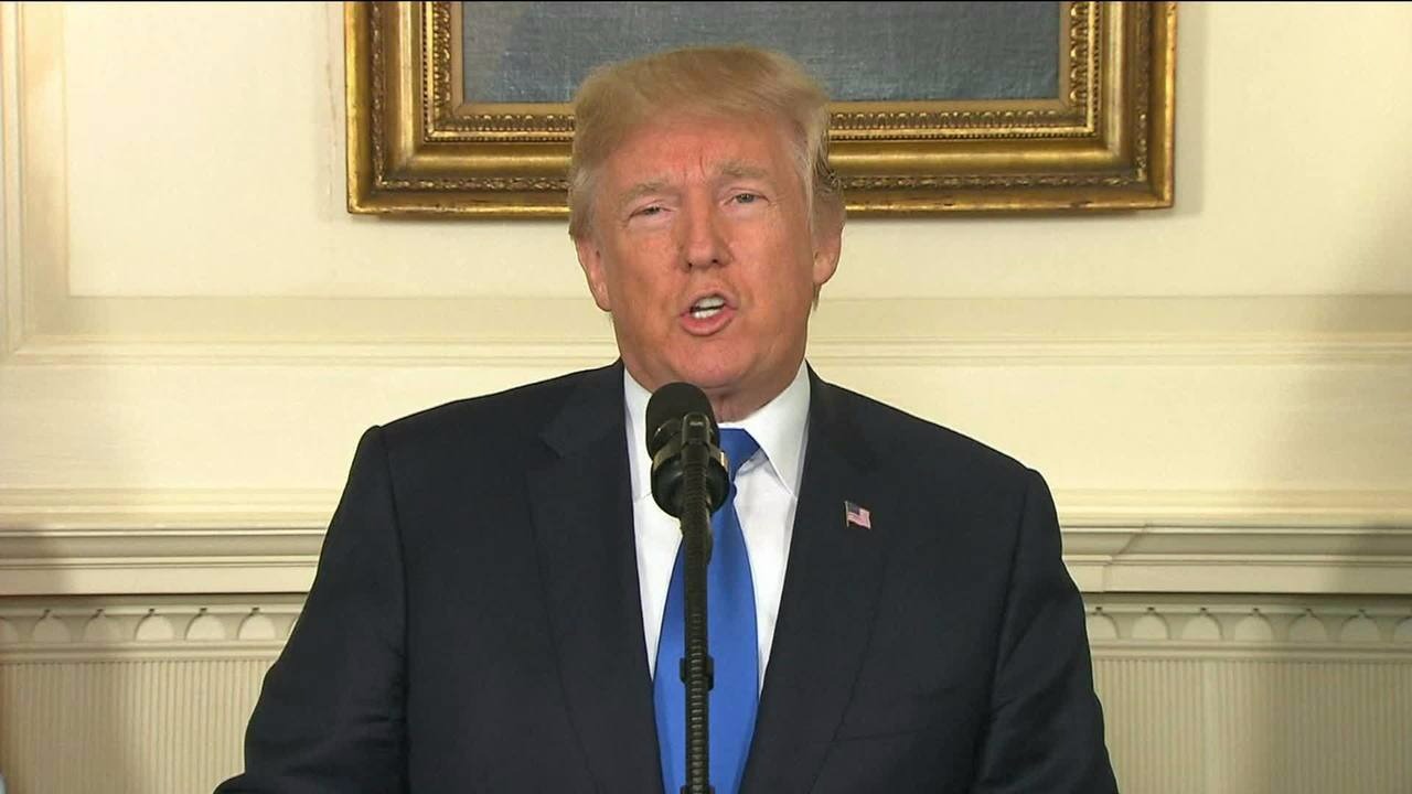 Trump anuncia que não vai certificar o acordo nuclear com o Irã
