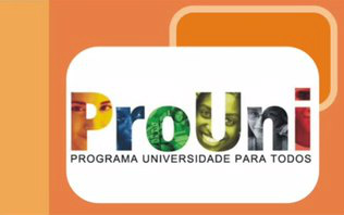 candidatos devem entregar, a partir de hoje (10) na instituição de ensino escolhida, os documentos que comprovem as informações prestadas no ato da inscrição. O prazo vai até amanhã (11) / Foto: Divulgação
