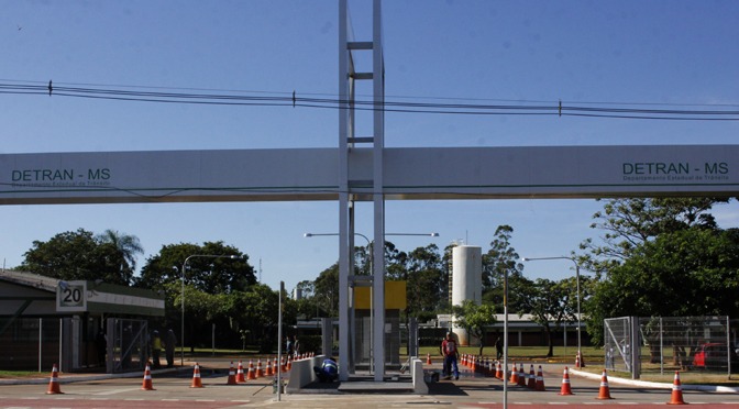 DOE publica portaria que fixa carga horária de oito horas para Detran-MS DOE publica portaria que fixa carga horária de oito horas para Detran-MS