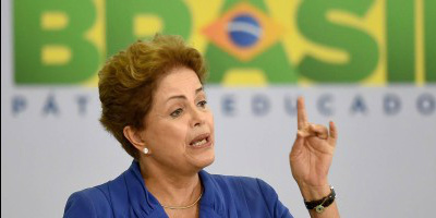 Dilma é recebida com vaias pelos funcionários responsáveis pela montagem dos boxes de exposição antes de discurso sobre a crise econômica / Foto: Divulgação