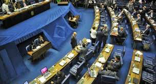 No Senado, PMDB, PT e PSDB perdem, enquanto PSB, DEM, PSD e PDT crescem