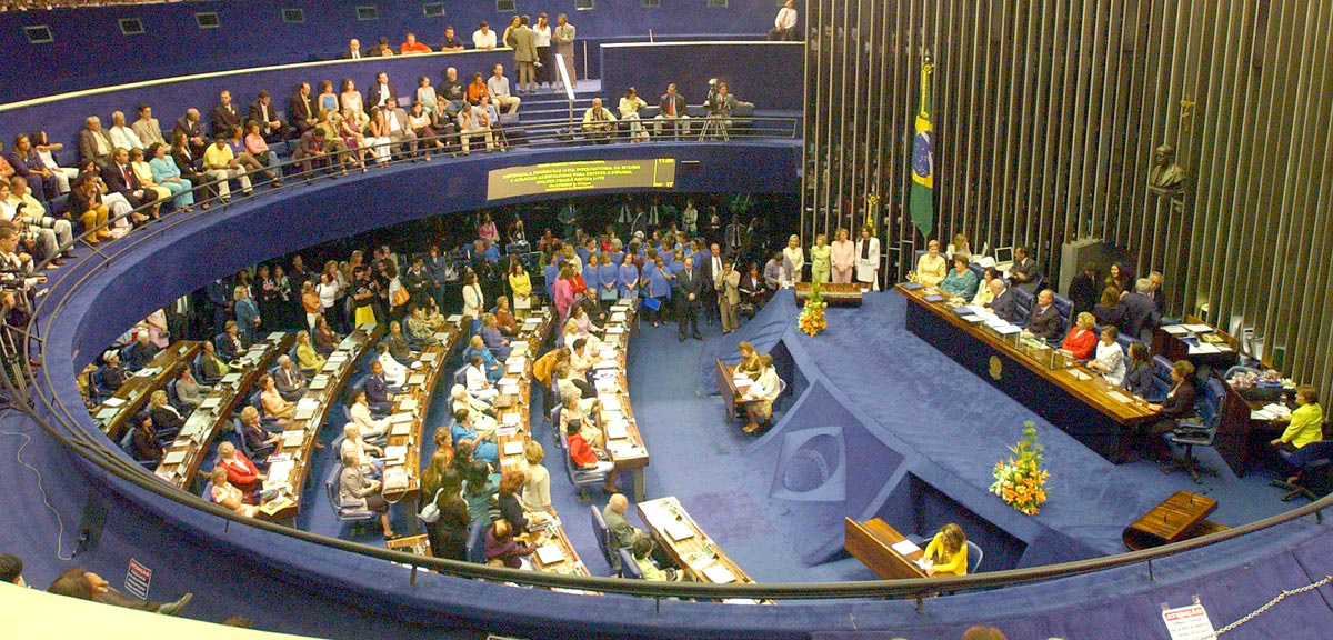 Senado começa a votar projeto que torna corrupção crime hediondo Senado começa a votar projeto que torna corrupção crime hediondo