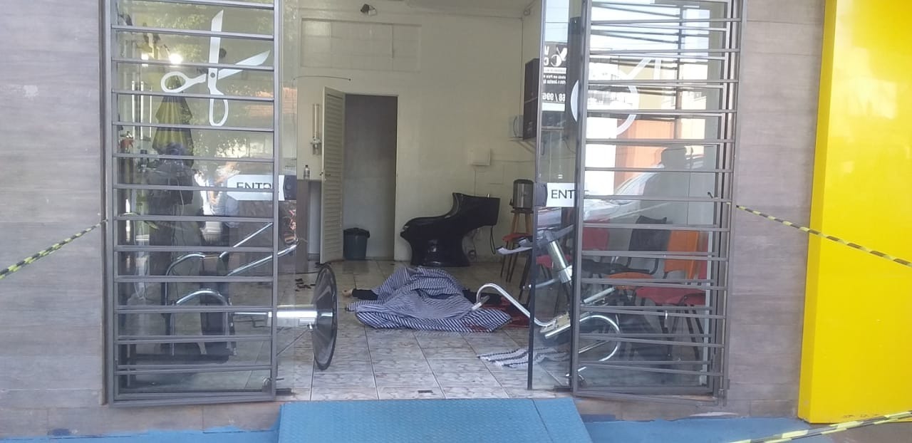 Secretário Municipal é assassinado dentro de salão de cabelereiro em Dourados Foto: Cido Costa