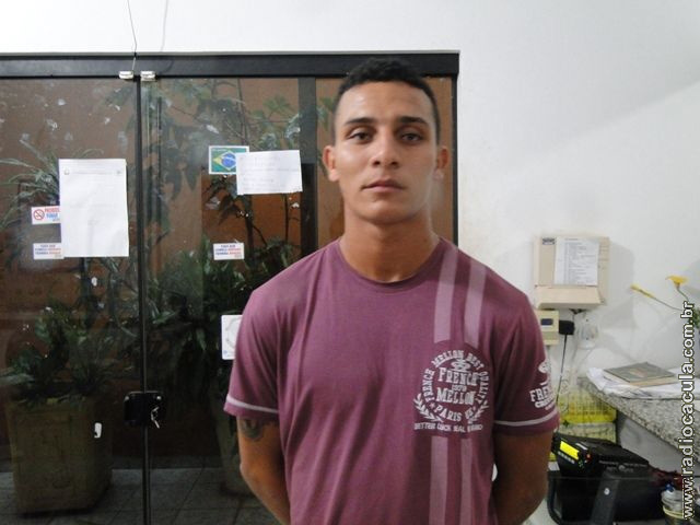 Jogador de 20 anos foi preso quando tentava levar a droga para SP