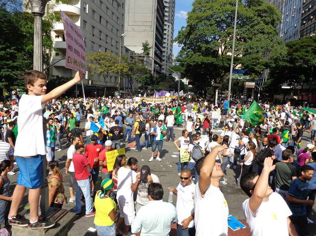 Manifestantes chegam ao Mineirão e entram em confronto com Tropa de Choque Marcellus Madureira
