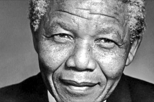 Sul-africanos, com certo temor, acordam para vida sem Mandela