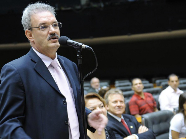 No Congresso Nacional, Geraldo Resende defende melhor estrutura na área de segurança pública.