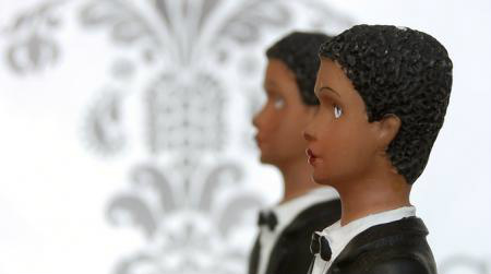 EUA derrubam lei que negava direito de união homossexual
