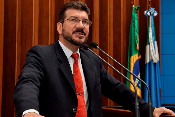 Aprovado projeto de lei que proíbe canudos de plástico em MS Deputado Estadual Pedro Kemp (PT), autor do projeto.