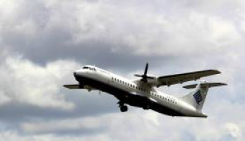 O avião da Trigana Air perdeu contato com a torre de controle 34 minutos após partir de Jayapura - Bagus Indahono/EPA/Agência Lusa/Direitos Reservados