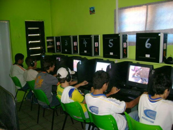 Projeto obriga lan houses a guardar cadastro de clientes por cinco anos Projeto obriga lan houses a guardar cadastro de clientes por cinco anos