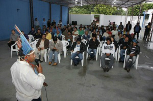 Cerca de 100 lideranças indígenas discutiram hoje o que será apresentado amanhã, em reunião com o CNJ e governo federal. (Foto: Cleber Gellio) 