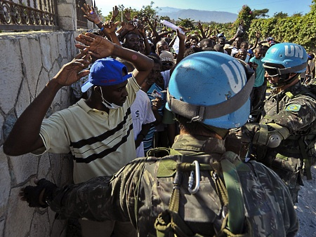 Agências da ONU advertem que não têm condições de atuar no Haiti devido à onda de violência Agências da ONU advertem que não têm condições de atuar no Haiti devido à onda de violência