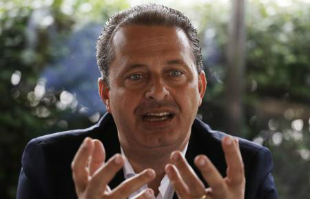 Campos diz que Brasil é vítima de Dilma e defende "limpa" em Brasília O pré-candidato do PSB à Presidência da República, Eduardo Campos, concede entrevista à Reuters em São Paulo, em abril. 17/04/2014