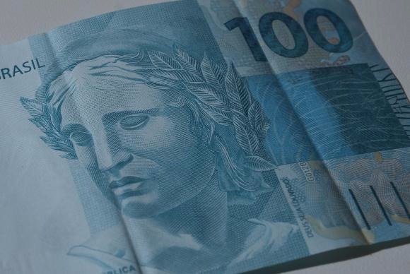 Restituição do Imposto de Renda dá R$ 2,8 bi a 2,3 milhões de contribuintes Novo lote de restituição contempla mais de 2,3 milhões de contribuintes com R$ 2,8 bilhões
