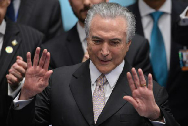 Michel Temer toma posse como presidente e terá mandato até 2018 Michel Temer toma posse como presidente da República em solenidade no Congresso Nacional / Foto: Fabio Rodrigues Pozzebom