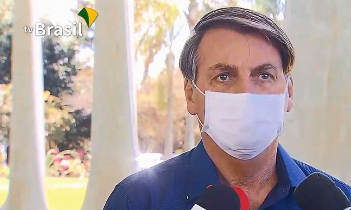 Presidente Jair Bolsonaro testa positivo para covid-19 © Reprodução/TV Brasil