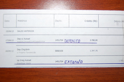 Extrato retirado via Internet demonstra depósito efetuado com envelope vazio  