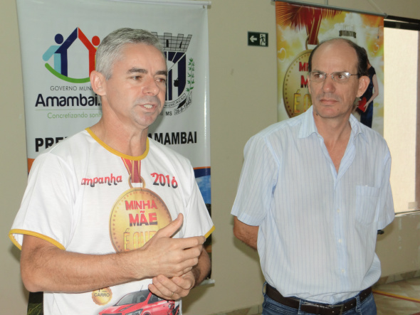 Associação Comercial de Amambai lança campanha Minha Mãe é Ouro E/D- Presidente da Acia, Azor de Assis e o prefeito de Amambai, Sérgio Barbosa, durante solenidade de lançamento da campanhaFoto: Moreira Produções