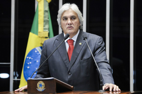Em carta a senadores, Delcídio nega ter feito ameaças para evitar cassação Senador da República, Delcídio do Amaral / Foto: Divulgação