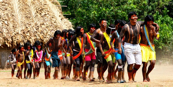 Cimi aponta crescimento de 237% na violência contra os índios Cimi aponta crescimento de 237% na violência contra os índios
