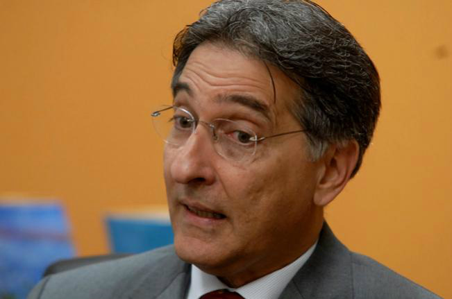 Dilma chama Pimentel a Brasília para se explicar Dilma chama Pimentel a Brasília para se explicar