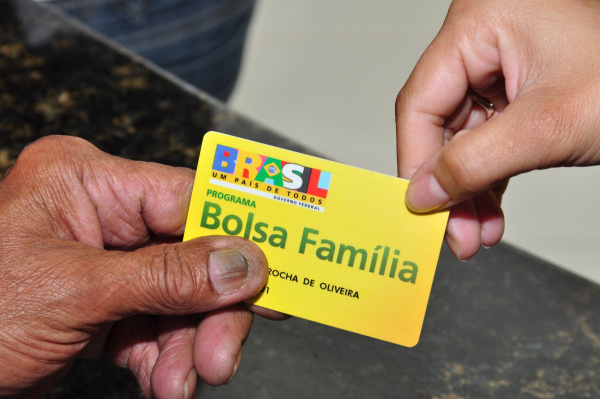 Pessoas beneficiadas pelo Bolsa Família devem atualizar cadastro