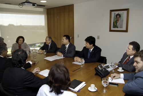 Giroto solicita à ministra Ideli Salvatti R$ 88,5 milhões para obras em MS Giroto solicita a ministra Ideli Salvatti R$ 88,5 milhões para obras em MS