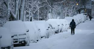 Poupada pela neve, Nova York libera a circulação de carros e metrô