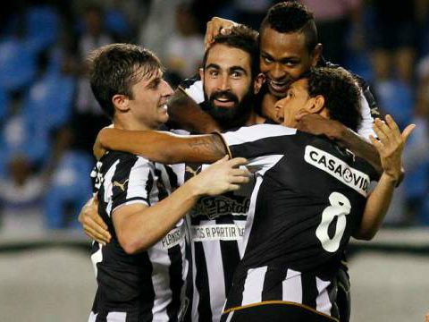 Botafogo reage, bate o Tigres e reassume liderança do Carioca Botafogo reage, bate o Tigres e reassume liderança do Carioca
