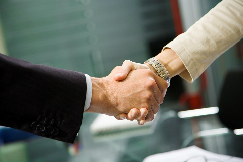Centro de apoio ao trabalho instrui empresas sobre contratação de estrangeiros Centro de apoio ao trabalho instrui empresas sobre contratação de estrangeiros