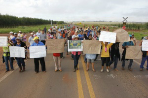 Manifestação começou pela manhã, organizada pelo MST