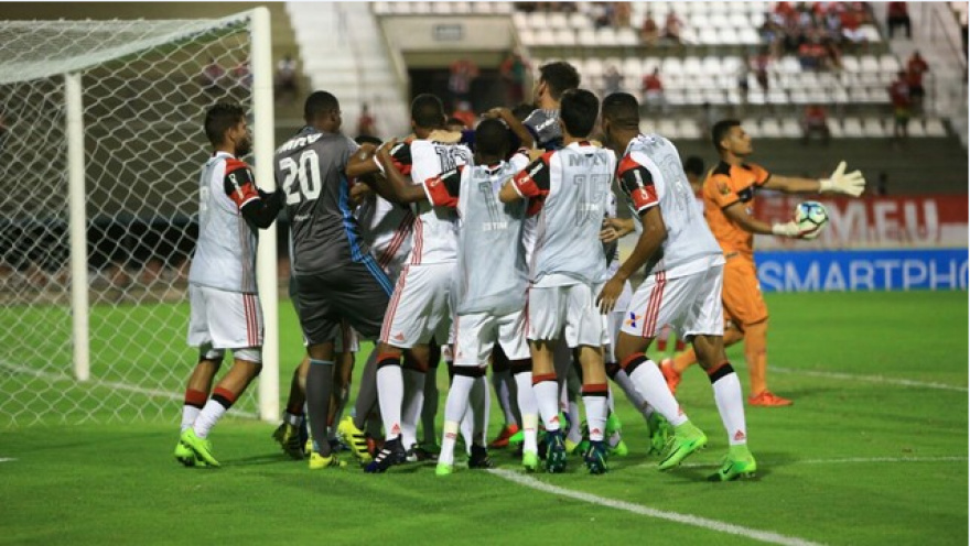 Flamengo faz 2 a 0 no CRB e se classifica Foto: Divulgação