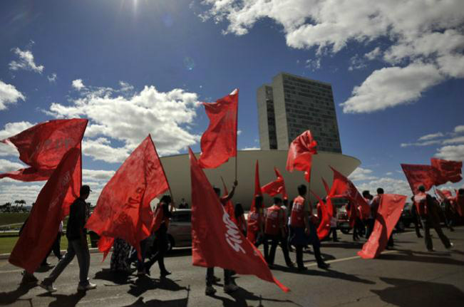 Sindicato sinaliza que greve nas universidades deve continuar Sindicato sinaliza que greve nas universidades deve continuar