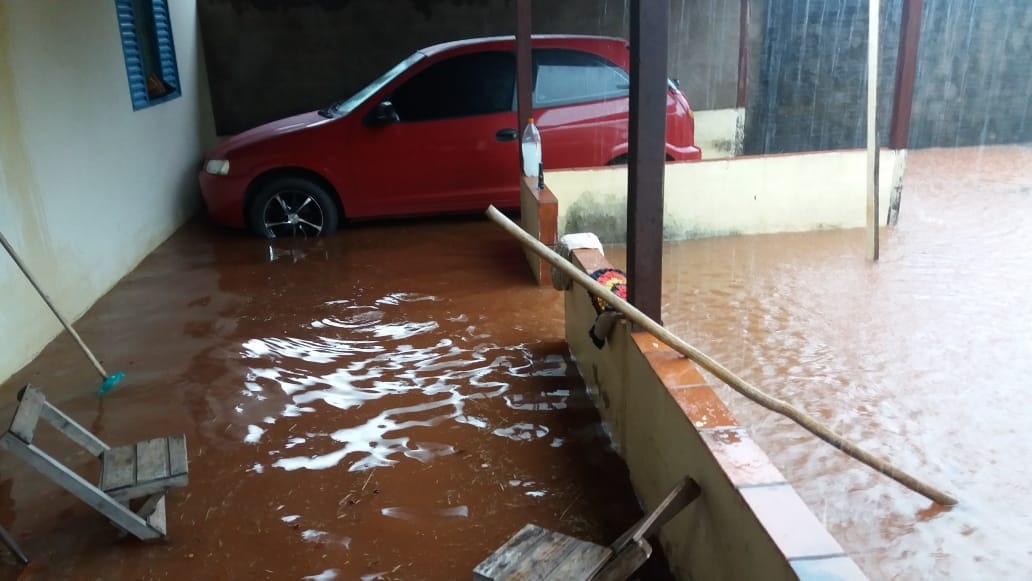 Nos dias chuvosos moradores sofrem com o acumulo de águas / Foto: Assessoria