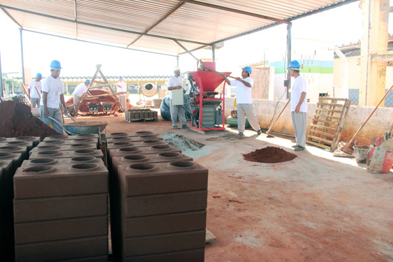 Instituto Penal inicia produção de tijolos ecológicos