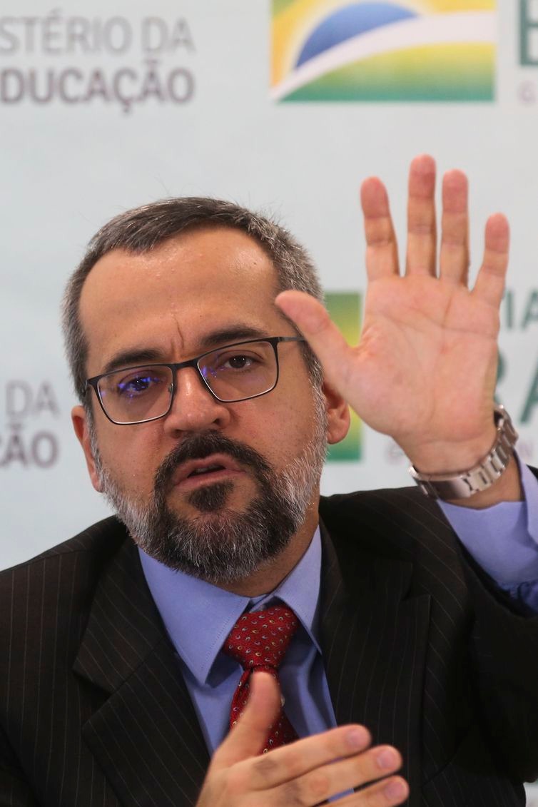O ministro da Educação, Abraham Weintraub, explicou mudanças a serem implantadas no Enem     (Antonio Cruz/ Agência Brasil)